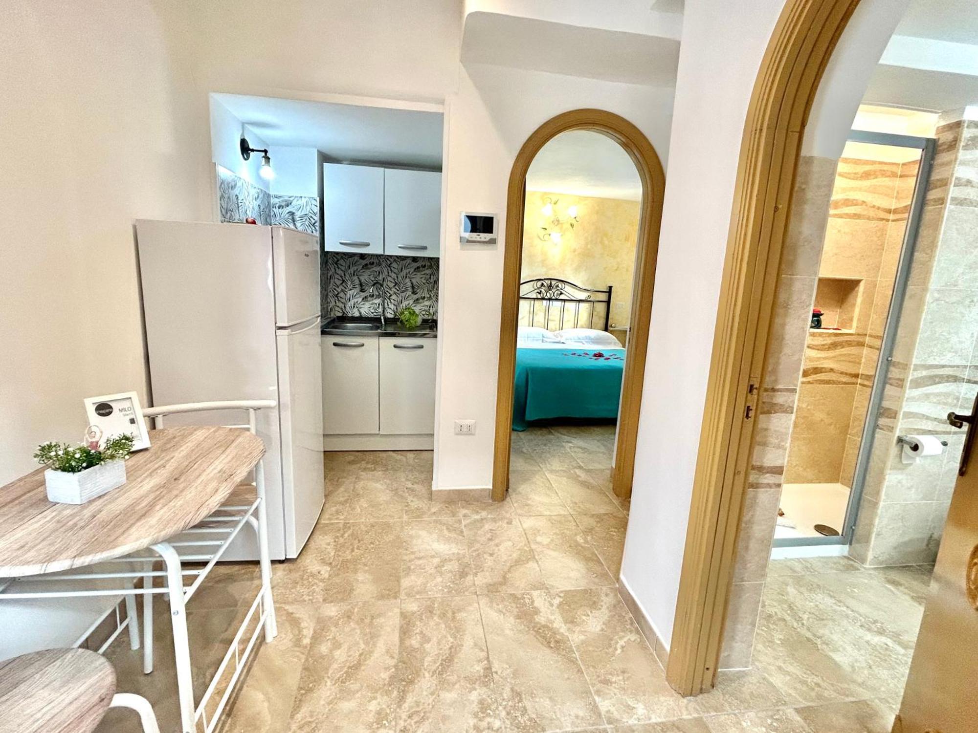 A Un Passo Dagli Dei Bed & Breakfast Пимонте Екстериор снимка